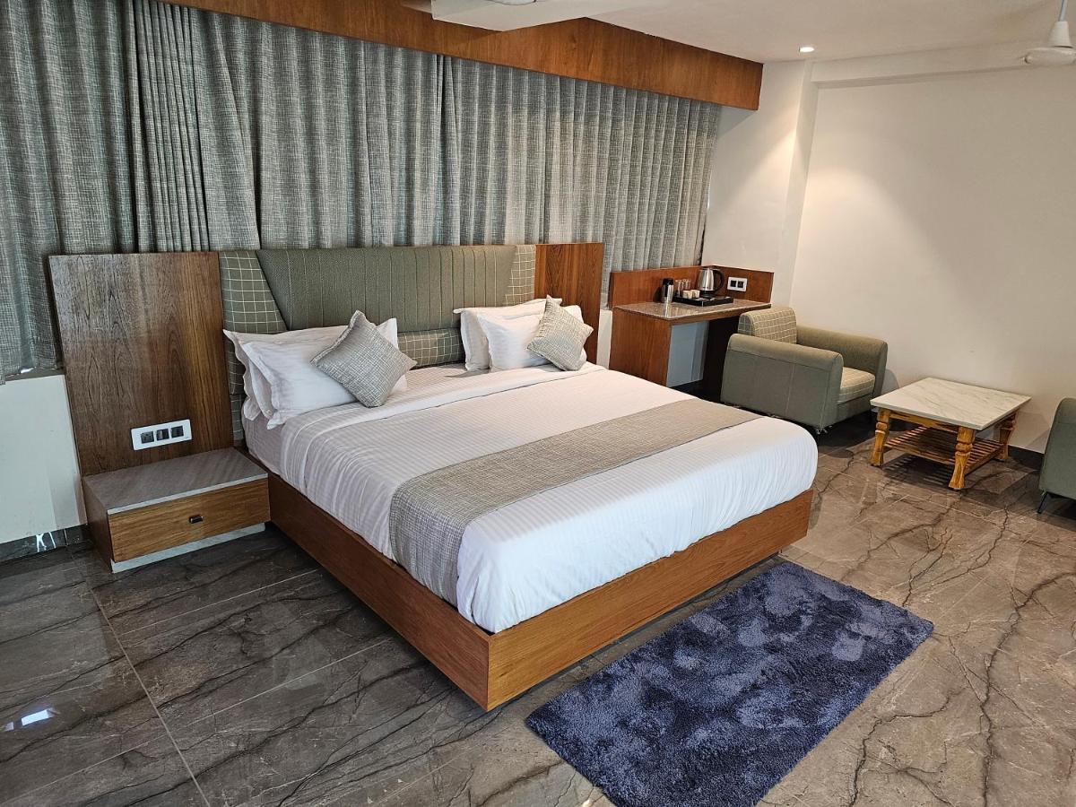 Rds Hotel Ahmedabad Luaran gambar