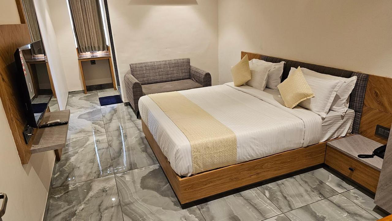 Rds Hotel Ahmedabad Luaran gambar
