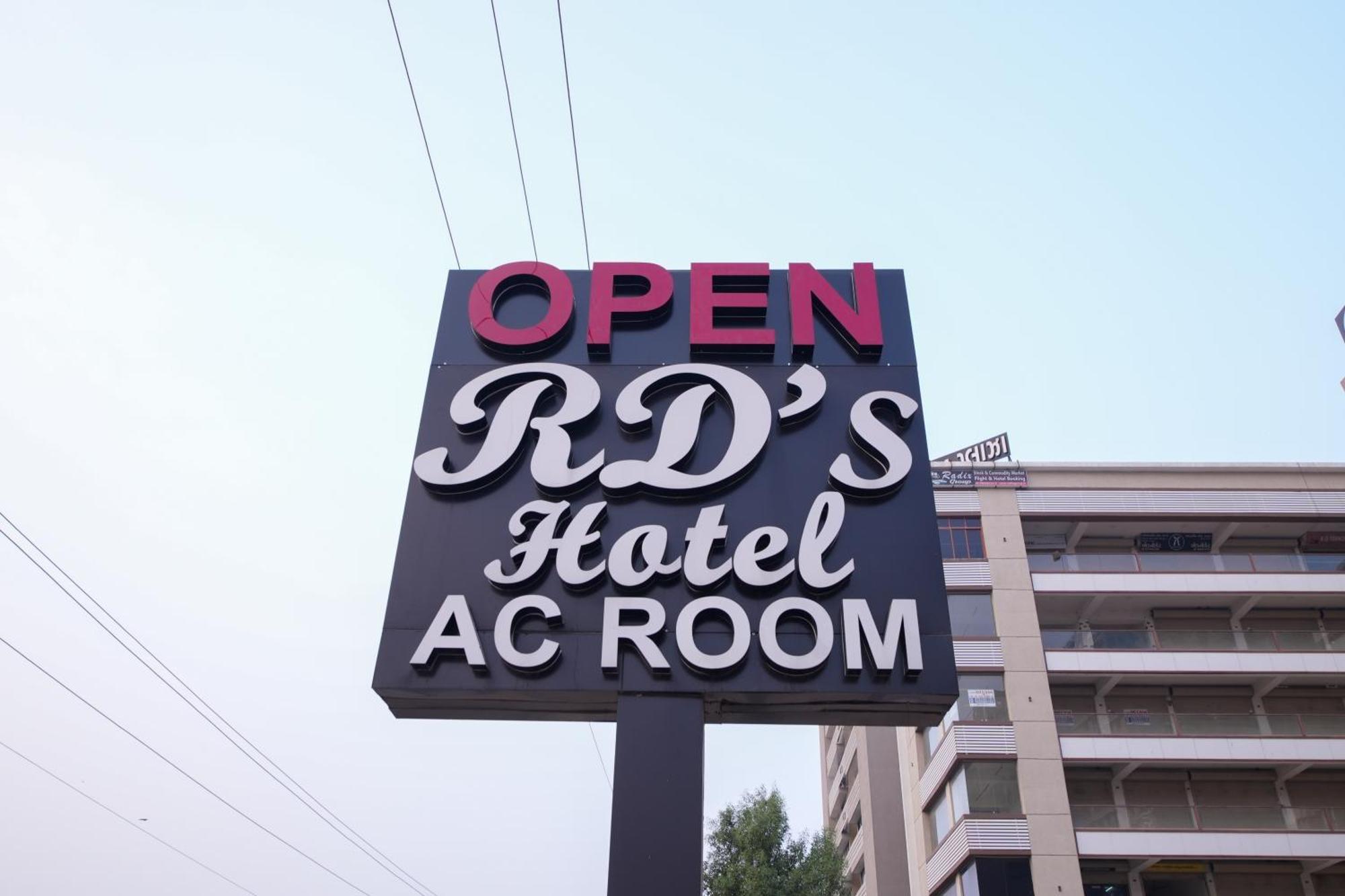 Rds Hotel Ahmedabad Luaran gambar