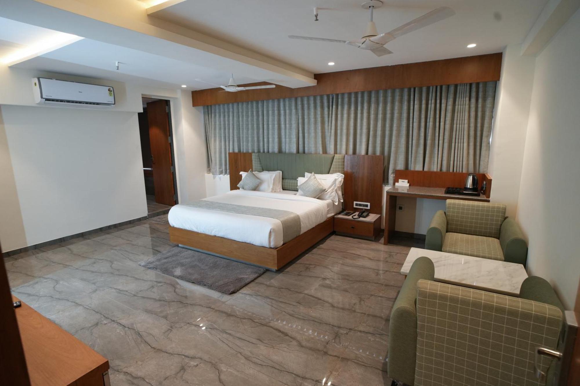 Rds Hotel Ahmedabad Luaran gambar