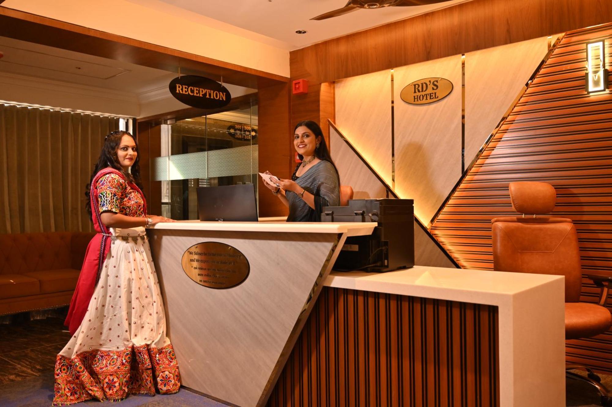 Rds Hotel Ahmedabad Luaran gambar